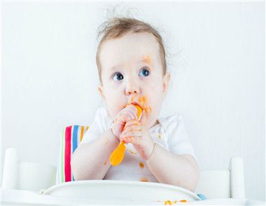 3个月宝宝辅食吃什么 固体食物要谨慎