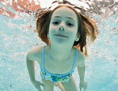 孩子经常去游泳对身体有什么好处
