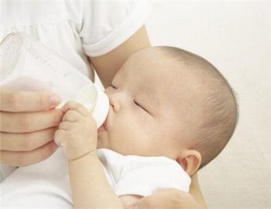 如何预防宝宝吐奶 预防宝宝吐奶的有效方法