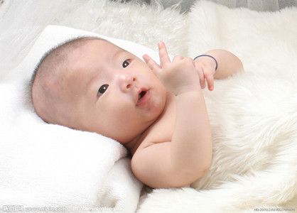 为什么新生儿吃母乳拉奶瓣 ？新生儿吃母乳会拉奶瓣怎么办
