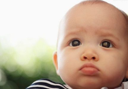 新生儿多久吃一次才正常？新生儿怎么吃母乳