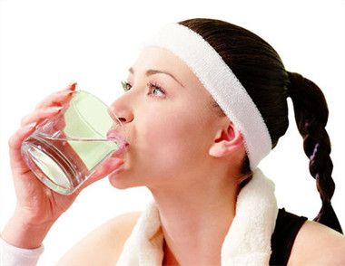 喝水减肥法 教你什么时候喝水减肥