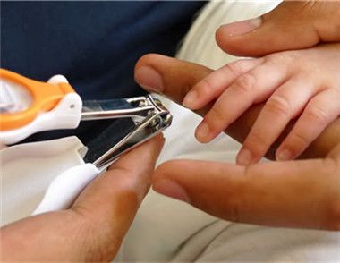 指甲怎么保养？剪指甲的正确方法