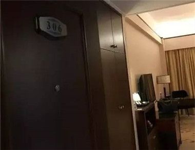 酒店藏摄像头拍下女房客裸体 怎么检查室内摄像头