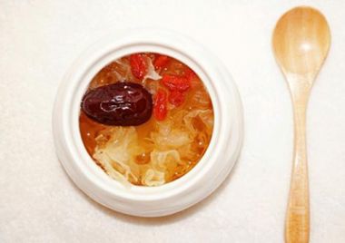 银耳红枣汤能丰胸么 ​银耳红枣汤的丰胸效果好吗