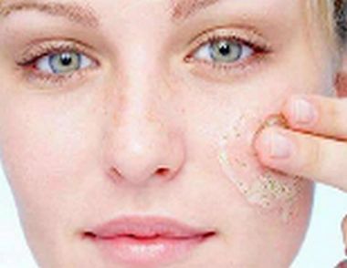 涂了护肤品脸粘粘的 可能是这7点原因导致！