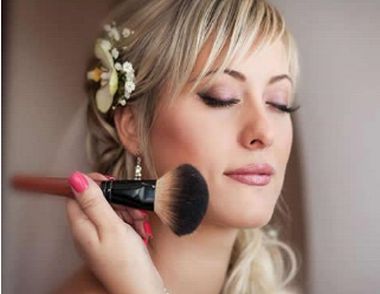 化妆后皮肤干燥怎么办 怎样化妆能预防皮肤干燥