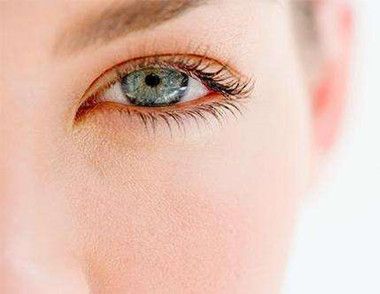 双眼皮手术有几种类型 双眼皮手术有风险吗