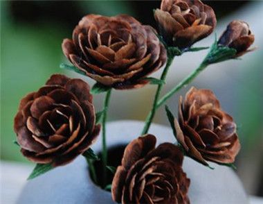 美丽的松塔鳞片花怎么制作 松塔鳞片花朵的制作教程