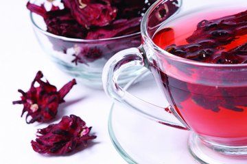 常喝玫瑰花茶的好处 玫瑰花茶能用鲜花泡吗