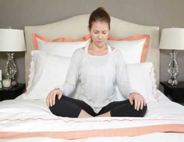 联系睡前瑜伽有哪些需要注意的小技巧 睡前瑜伽的功效是什么