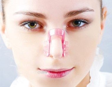 美鼻夹真的能够增高鼻子吗 美鼻夹的危害是什么
