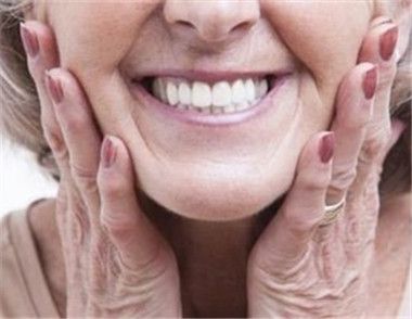 老年人日常牙齿如何保健