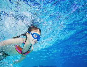 游泳减肥快还是跑步减肥快？