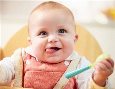 四个月宝宝每天吃多少合适