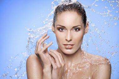 皮肤干燥起皮是什么原因？如何预防皮肤干燥