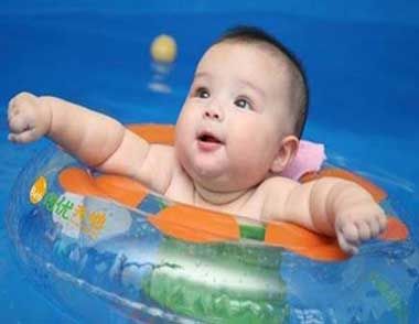 哪些宝宝不适合游泳？  宝宝游泳的注意事项