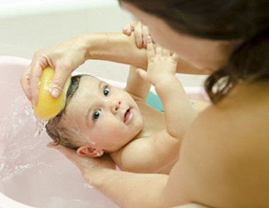 冬天怎么给宝宝正确洗澡？
