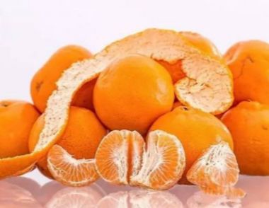 新鲜橘子皮能泡水喝吗 新鲜的橘子皮怎样使用