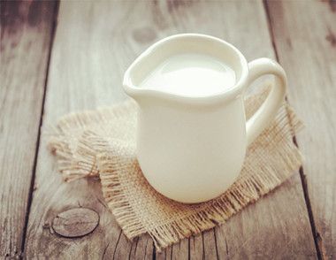 每天喝多少牛奶比较好 喝牛奶可以长高吗