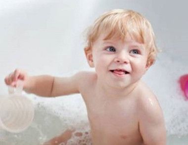 孩子皮肤痒洗澡要注意什么?孩子皮肤痒怎么办
