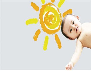 新生儿能晒太阳吗  如何给宝宝晒太阳