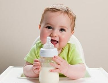 宝宝喝配方奶粉到什么时候合适？宝宝喝奶粉要注意什么