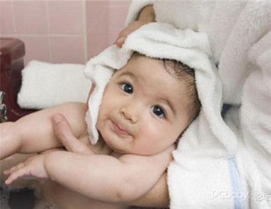 怎么给宝宝洗澡  给宝宝洗澡有什么技巧