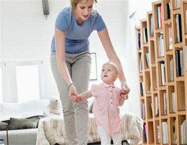 宝宝该什么时候开始学走路  婴儿学走路有什么好处