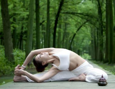 练瑜伽为什么要光脚 练瑜伽为什么要空腹