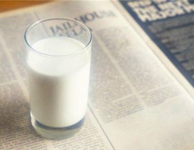 每天喝多少牛奶合适 喝牛奶的好处