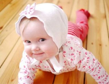 冬天宝宝睡觉穿多少衣服 关于宝宝穿衣的注意事项