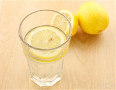 柠檬里含有哪些营养成分 ​柠檬有哪些功效