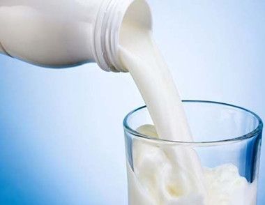 睡觉前喝完牛奶要刷牙吗 牛奶怎么加热比较好