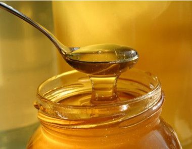 一勺蜂蜜加多少水合适 吃蜂蜜的好处有哪些