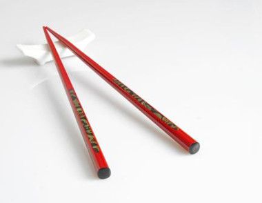 筷子上的油漆有毒吗 怎样选择没有油漆味的筷子