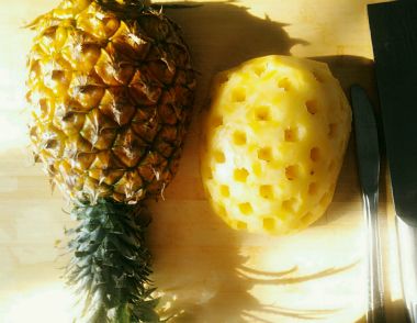 菠萝怎么挑选 菠萝怎么削皮
