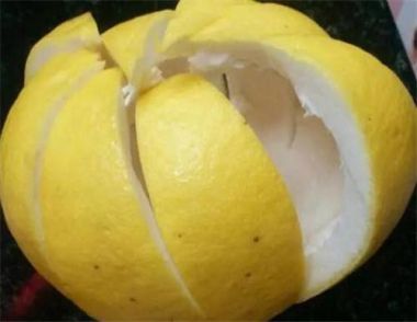柚子皮有什么作用 柚子皮怎么做洗洁精