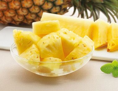 如何削菠萝皮 ​晚上吃菠萝会胖吗