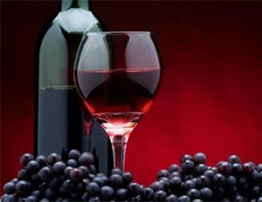 如何分辨假葡萄酒 ​自制葡萄酒加酵母吗