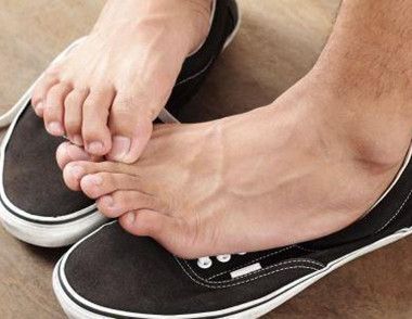 ​脚臭的原因是什么 如何去除脚臭