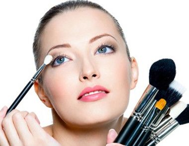经常化妆对皮肤有什么影响 如何减轻化妆带给皮肤的伤害