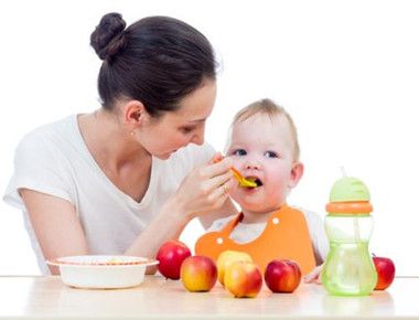 什么时候给宝宝添加辅食最好 长期吃泥状食物有什么不好