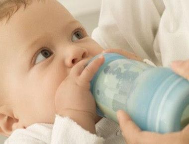 宝宝厌奶期表现有哪些 宝宝为什么会有厌奶期