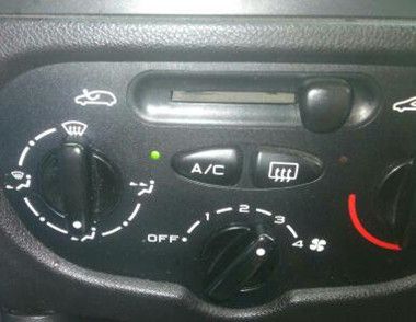 汽车空调AC是什么意思 夏天汽车空调AC怎么用