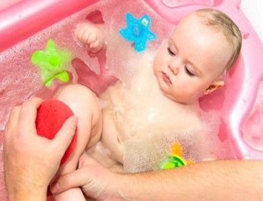 宝宝什么时间洗澡最好 宝宝睡前洗澡有什么不好