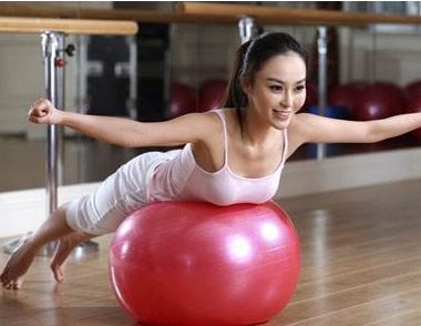 女生健身好还是瑜伽好 健身和瑜伽的区别是什么