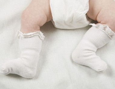 如何给宝宝挑选袜子 宝宝穿袜子要注意什么