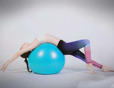 瑜伽球能减肥吗 瑜伽球减肥方法