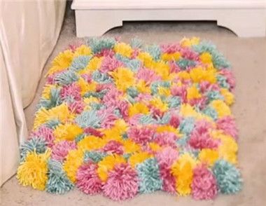 自制地毯怎么做 利用细纸筒制作地毯